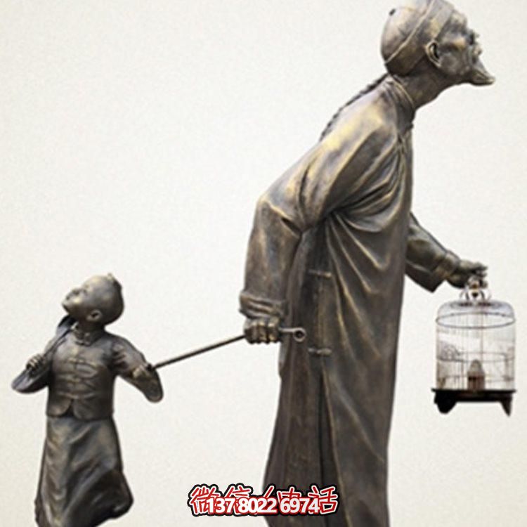 玻璃鋼仿銅雕塑，景觀遛鳥人物裝點戶外環境