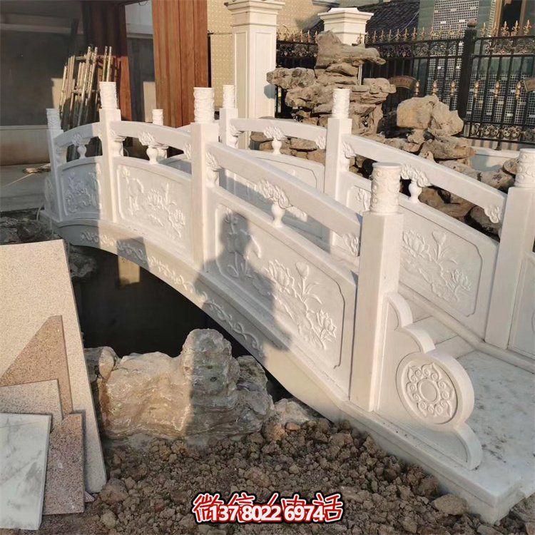 精美大理石雕刻欄桿，為景區(qū)公園拱橋添加裝飾美感和防護功能
