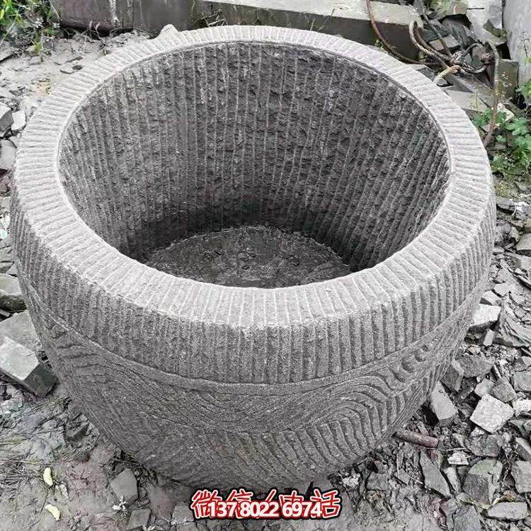 古老石槽，精致圓形養(yǎng)魚水缸