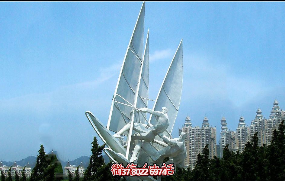 精美別墅鏤空雕塑點綴園林景觀，打造創意帆船
