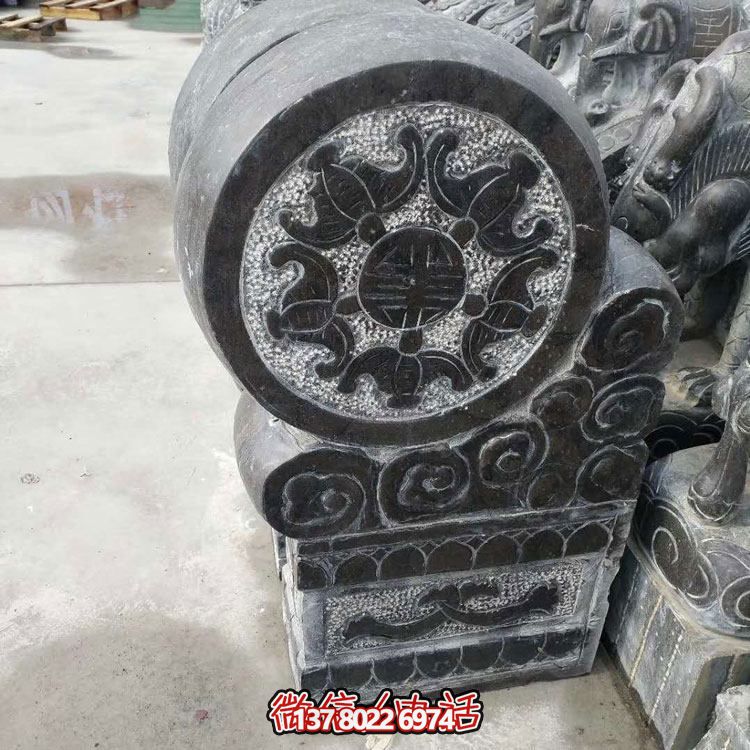 精美青石浮雕抱鼓石雕塑，點綴門口庭院