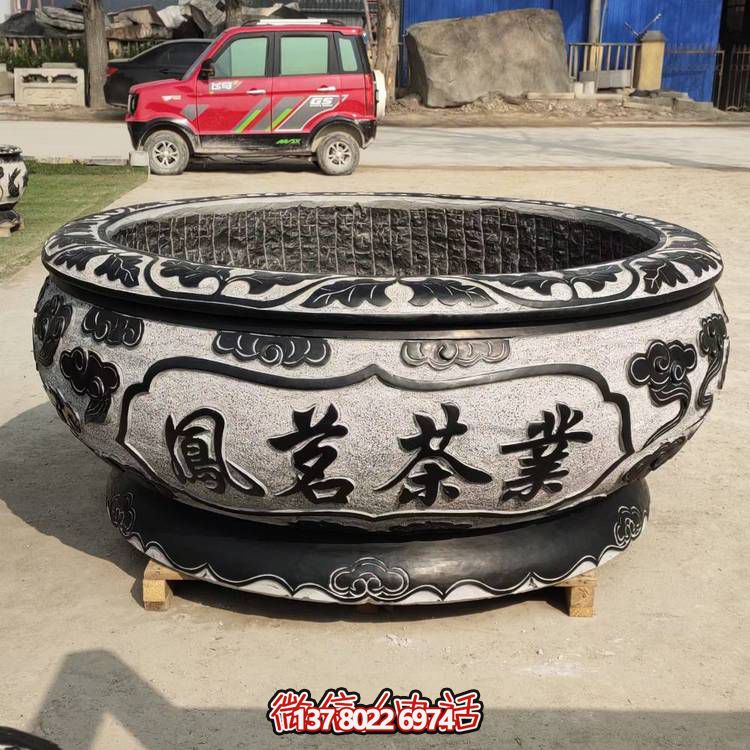 仿古青石荷花水缸，配合庭院戶外，點綴人間養魚園