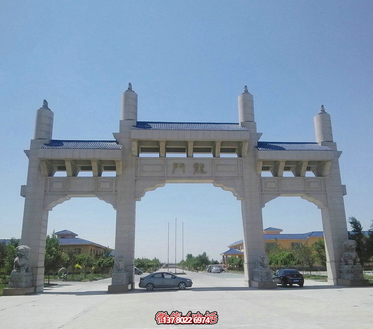 精致的大理石牌坊雕塑，為企業(yè)廠區(qū)增添精致的視覺氛圍