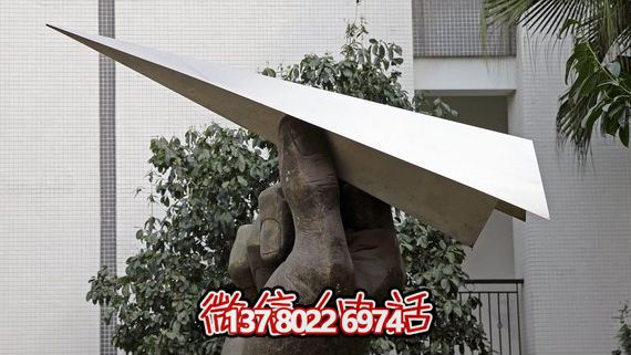 玻璃鋼童趣幼兒創(chuàng)意折紙飛機(jī)雕塑 玻璃鋼童趣幼兒創(chuàng)意折紙飛機(jī)雕塑