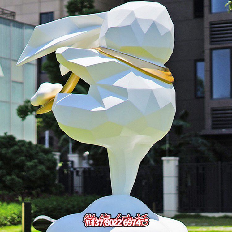 云間金縷兔 —— 不銹鋼戶外景觀之趣